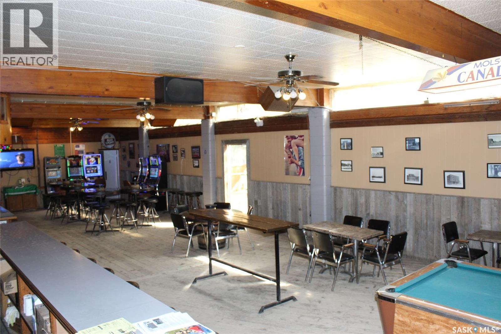 343 Redcoat Drive, Eastend, Saskatchewan  S0N 0T0 - Photo 2 - SK025658