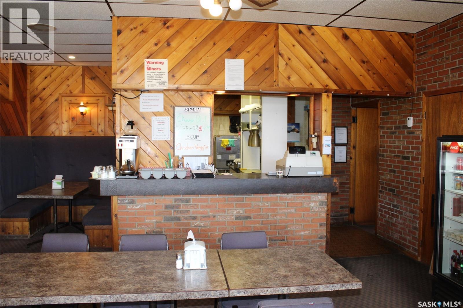 343 Redcoat Drive, Eastend, Saskatchewan  S0N 0T0 - Photo 5 - SK025658