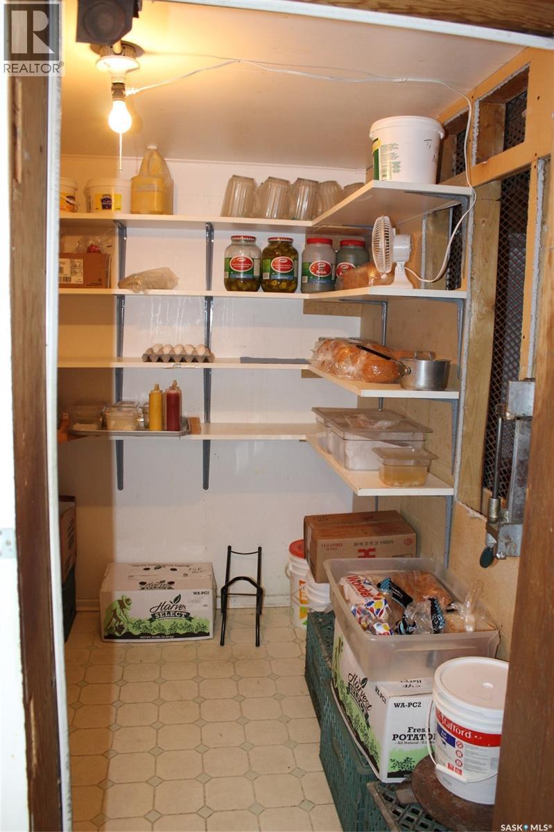 343 Redcoat Drive, Eastend, Saskatchewan  S0N 0T0 - Photo 8 - SK025658