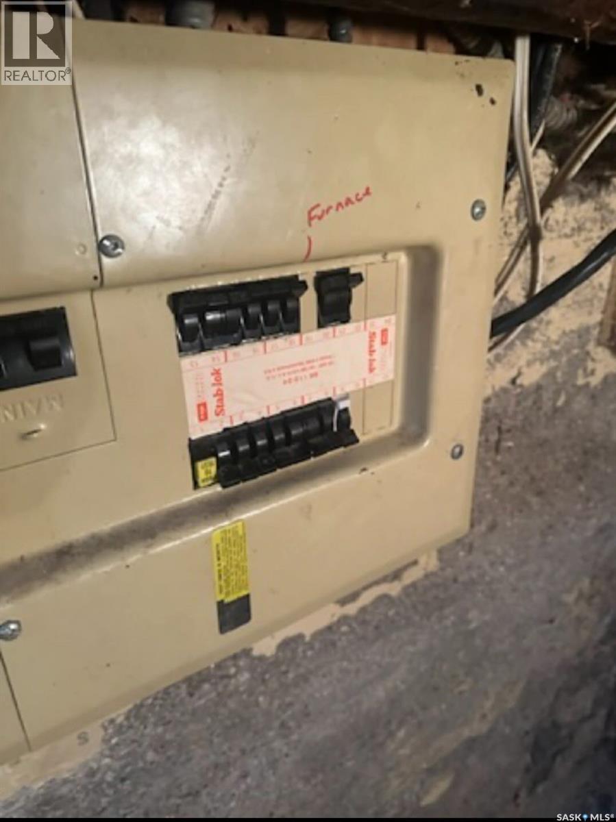 102 Dominion Avenue, Kincaid, Saskatchewan  S0H 2J0 - Photo 16 - SK025657