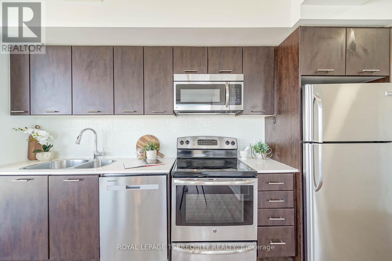 4007 - 2200 Lakeshore Boulevard W, Toronto, Ontario  M8V 1A4 - Photo 12 - W12634622