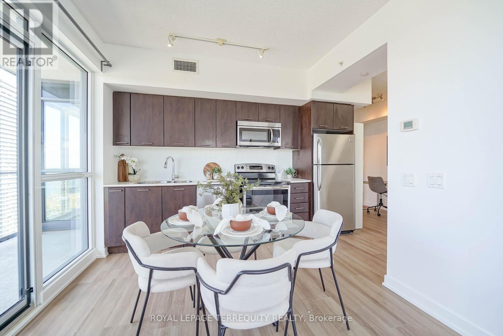 4007 - 2200 Lakeshore Boulevard W, Toronto, Ontario  M8V 1A4 - Photo 9 - W12634622