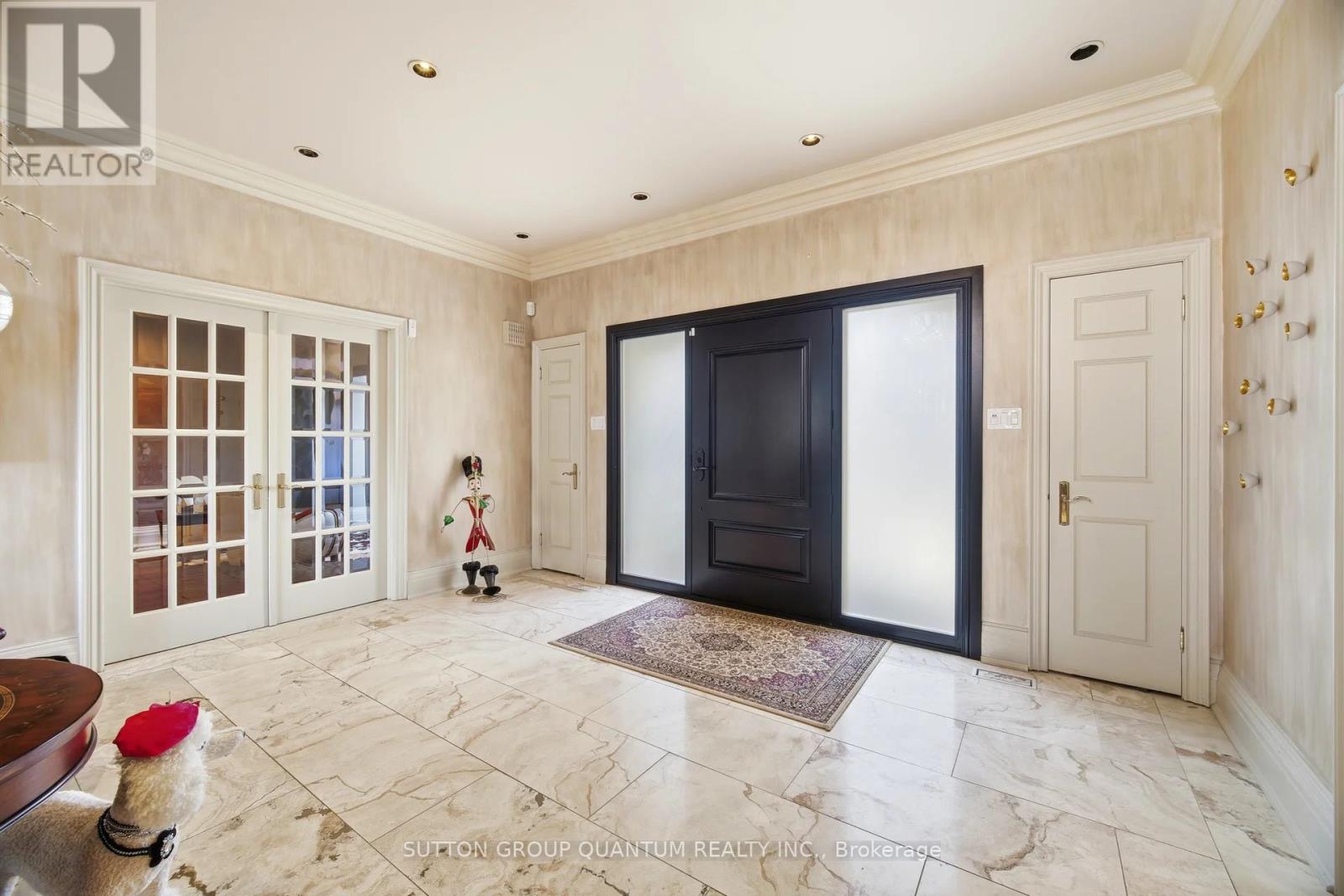 1080 Geran Crescent, Mississauga, Ontario  L5H 4A6 - Photo 3 - W12634636