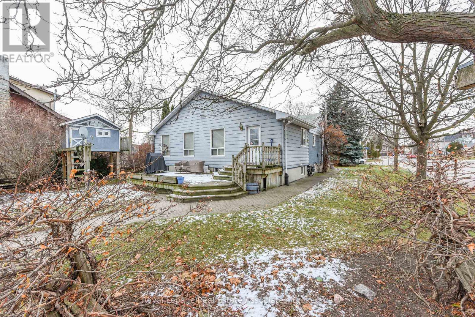 1089 Seneca Avenue, Mississauga, Ontario  L5G 3X4 - Photo 11 - W12634656