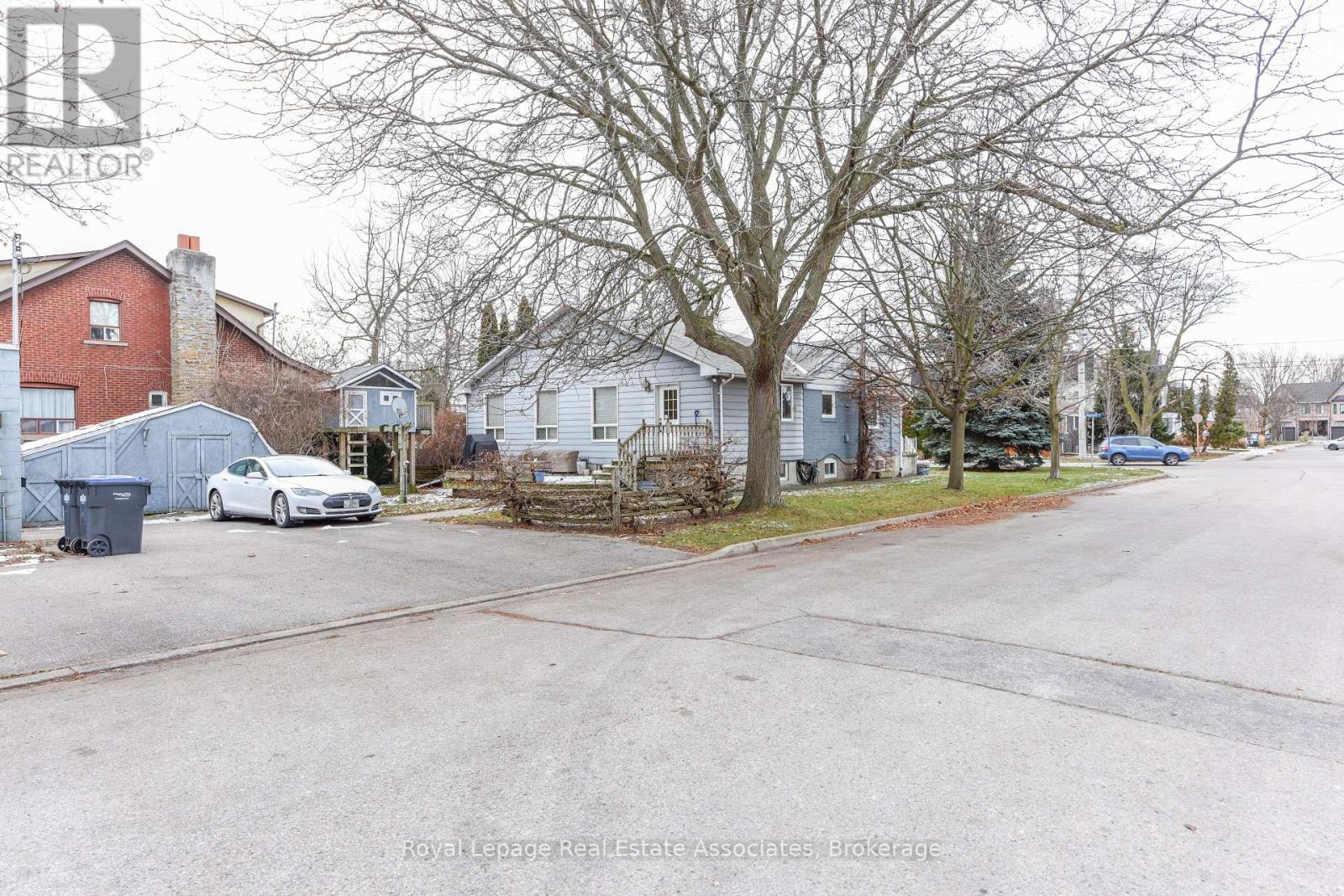 1089 Seneca Avenue, Mississauga, Ontario  L5G 3X4 - Photo 18 - W12634656