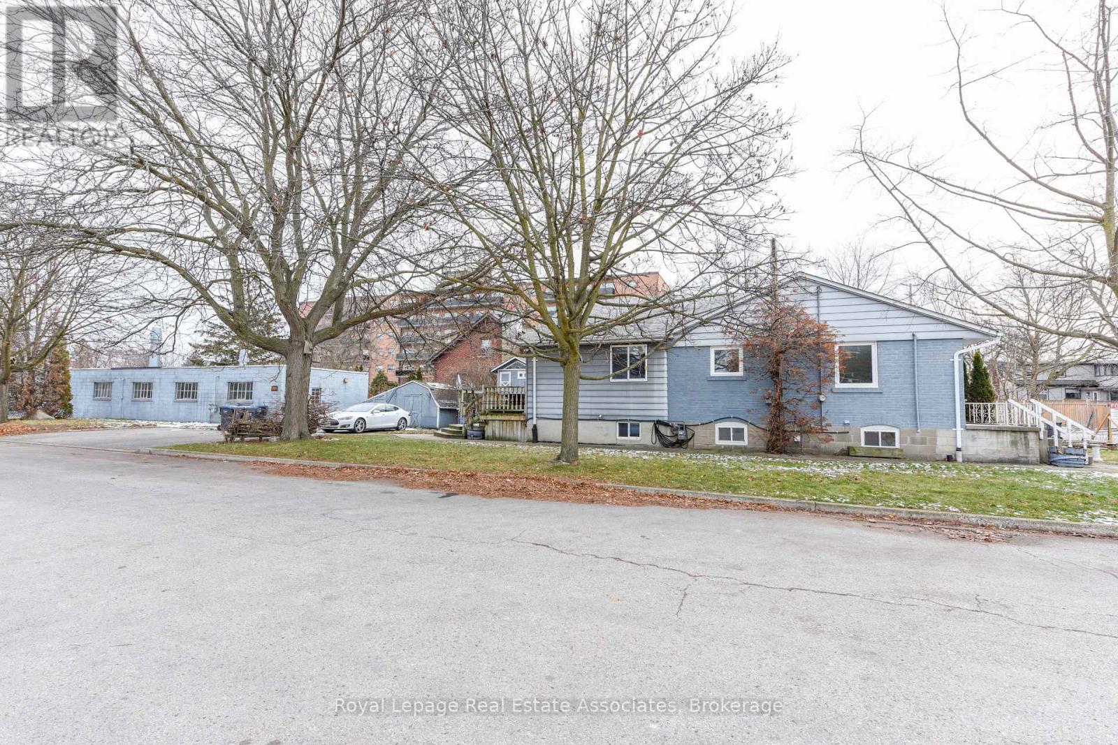 1089 Seneca Avenue, Mississauga, Ontario  L5G 3X4 - Photo 19 - W12634656