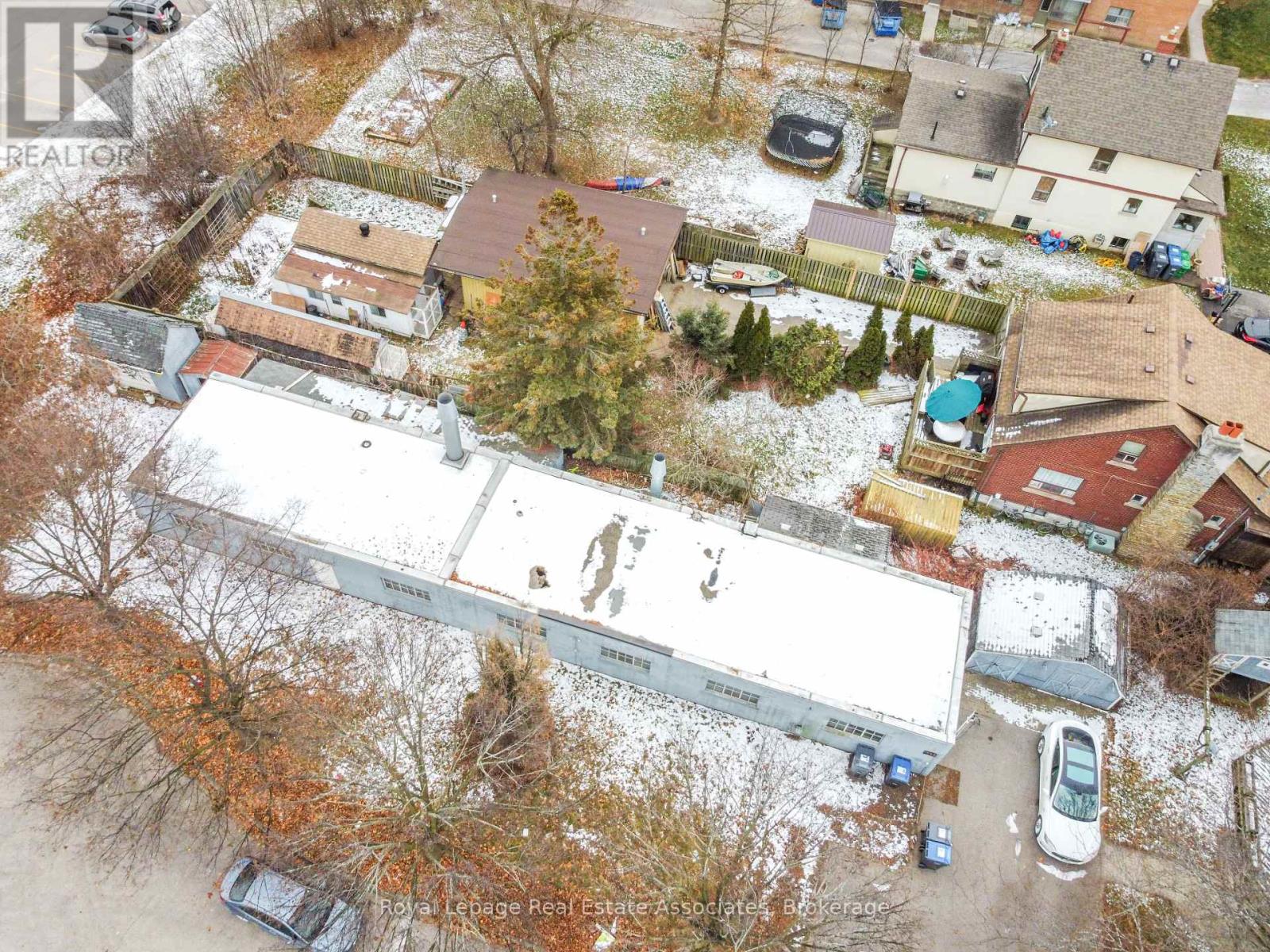 1089 Seneca Avenue, Mississauga, Ontario  L5G 3X4 - Photo 2 - W12634656