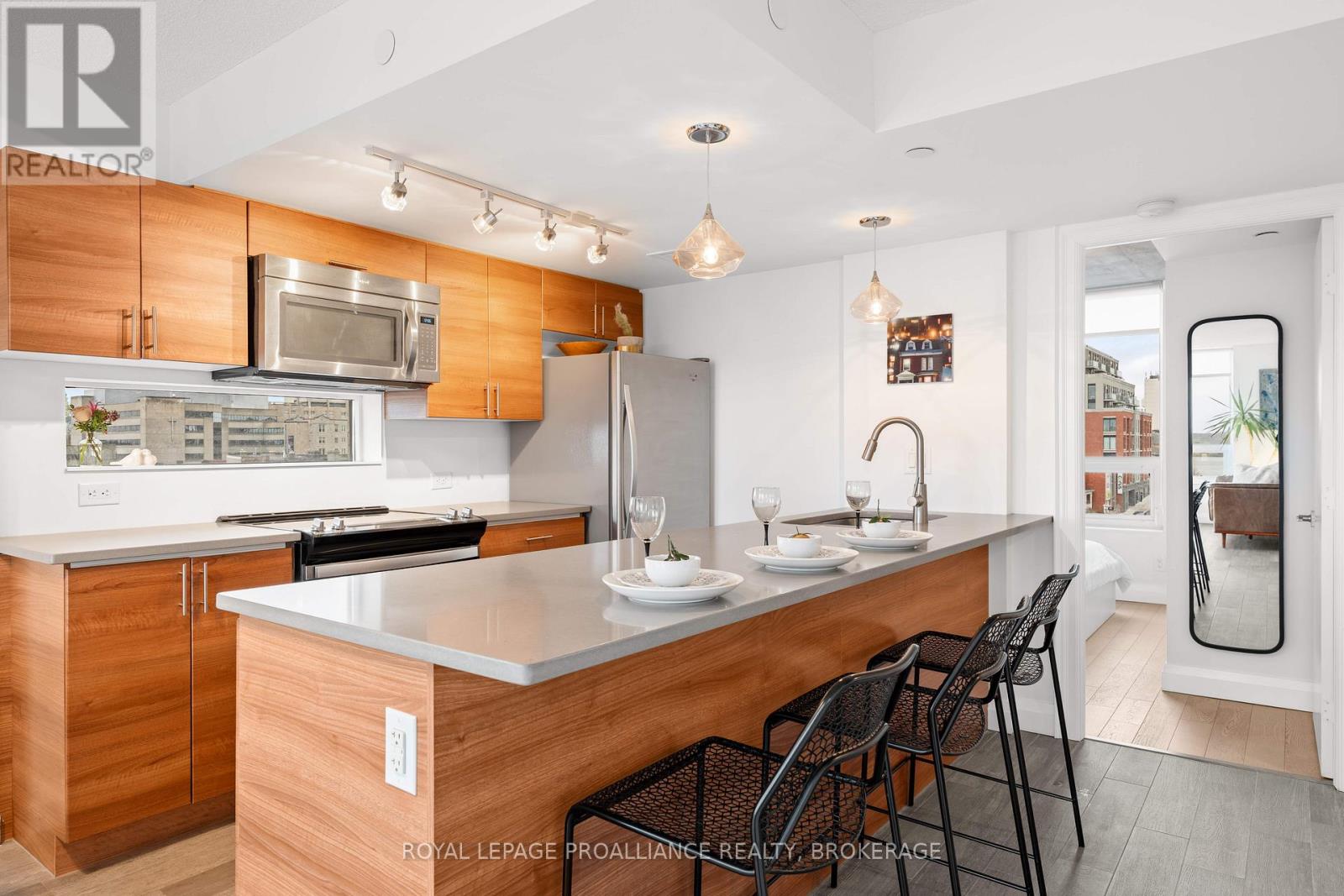 711 - 121 Queen Street, Kingston, Ontario K7K 0G6 - Photo 3 - X12634736