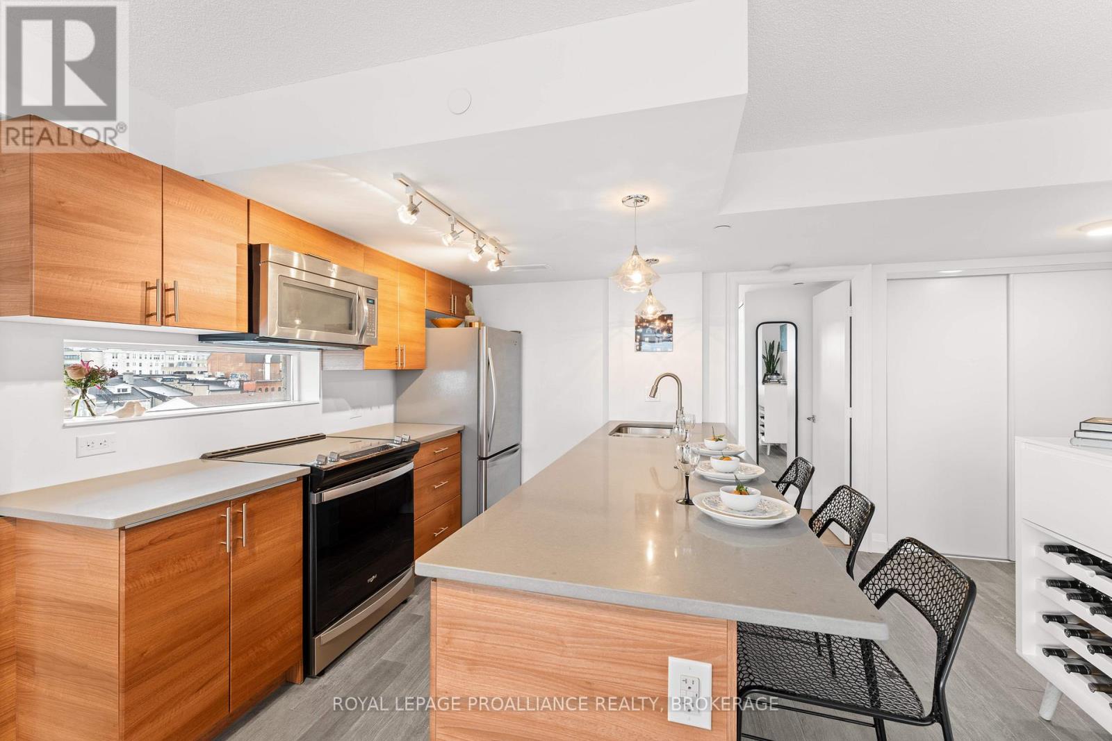 711 - 121 Queen Street, Kingston, Ontario K7K 0G6 - Photo 4 - X12634736