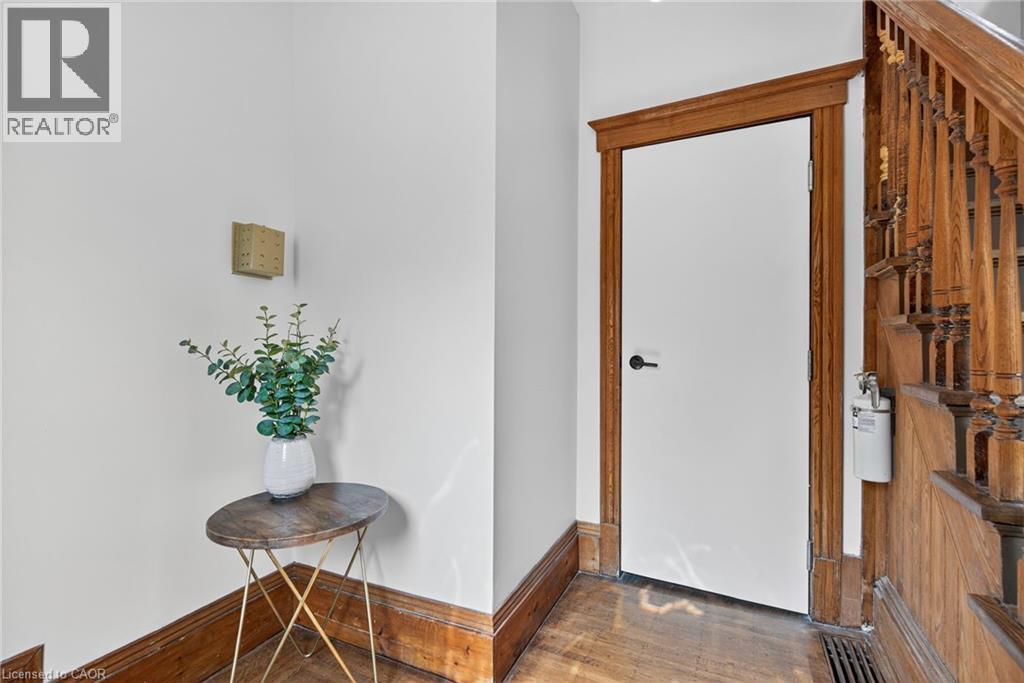 84 Ray Street S, Hamilton, Ontario  L8P 3V7 - Photo 4 - 40761453