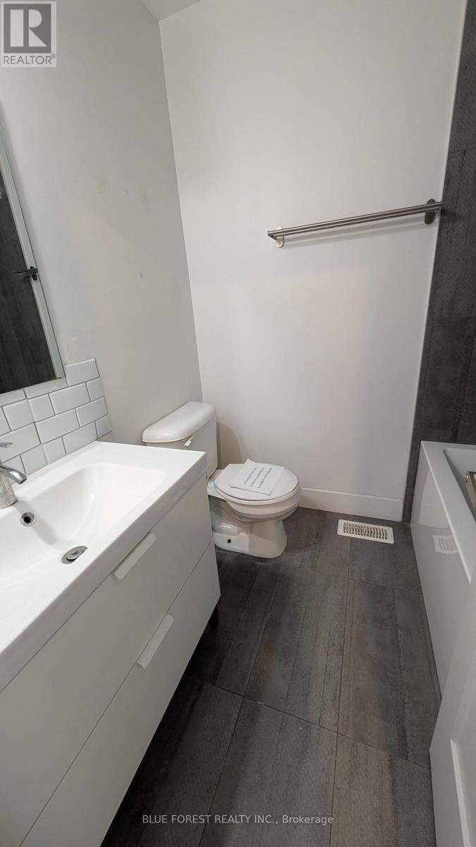 49 Toulon Crescent, London East, Ontario N6V 1J4 - Photo 22 - X12634742