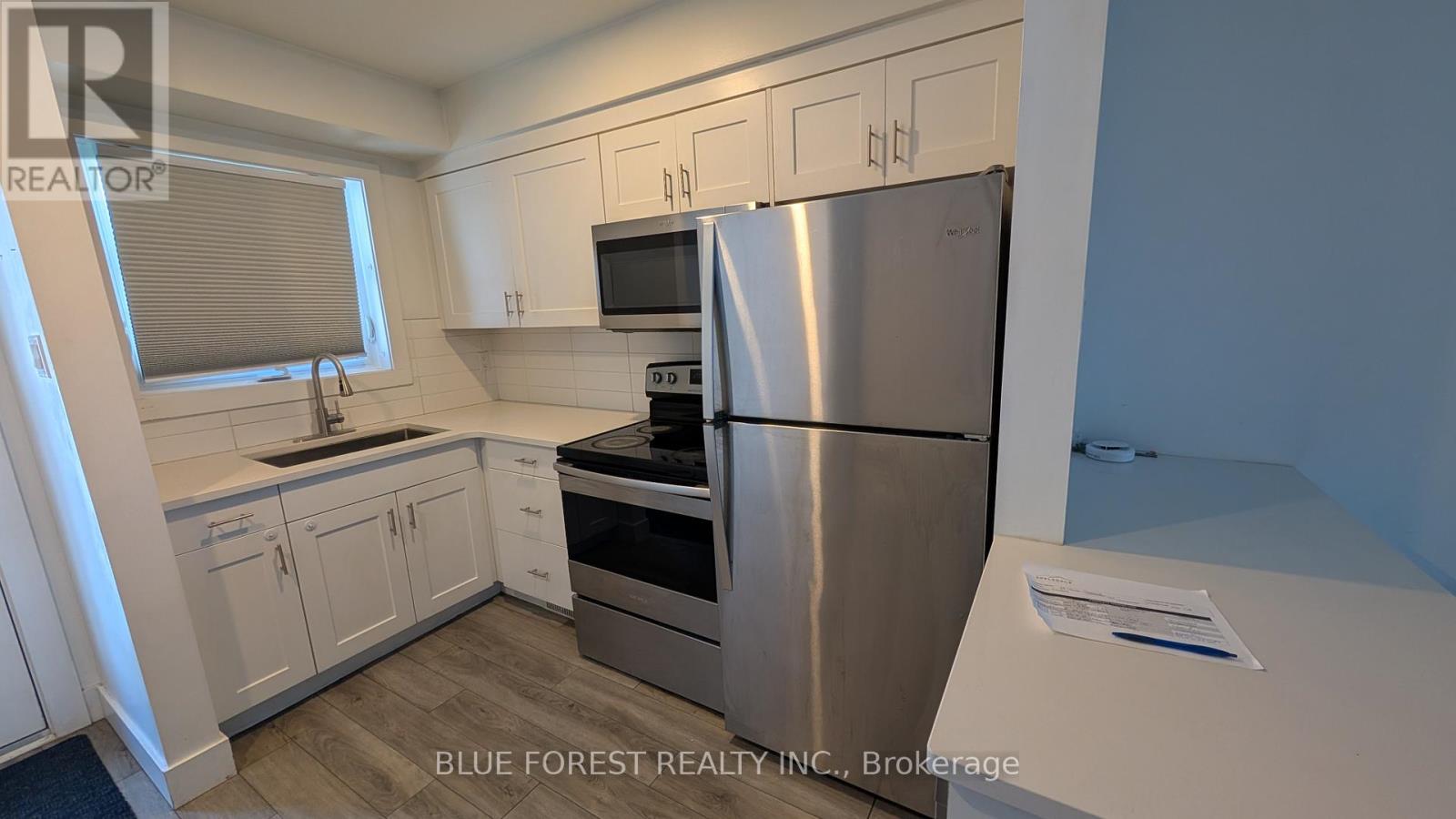 49 Toulon Crescent, London East, Ontario N6V 1J4 - Photo 3 - X12634742