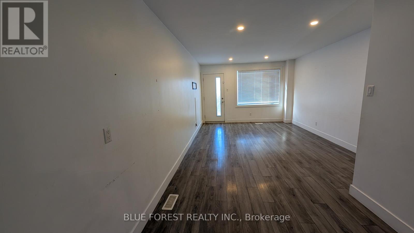 49 Toulon Crescent, London East, Ontario N6V 1J4 - Photo 5 - X12634742