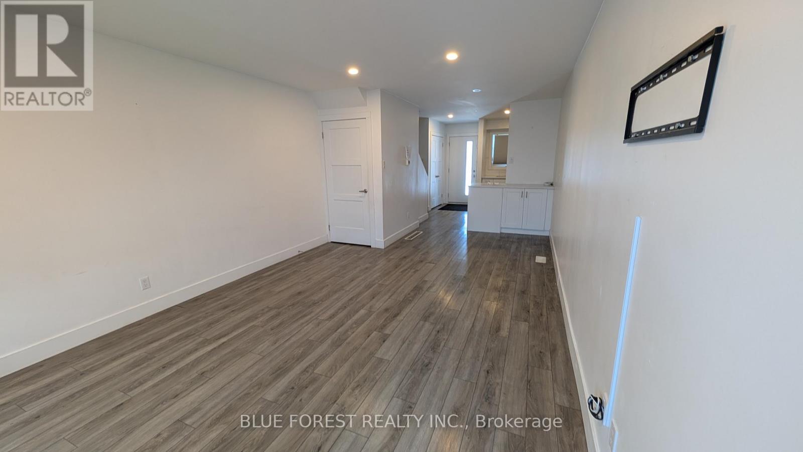 49 Toulon Crescent, London East, Ontario N6V 1J4 - Photo 8 - X12634742