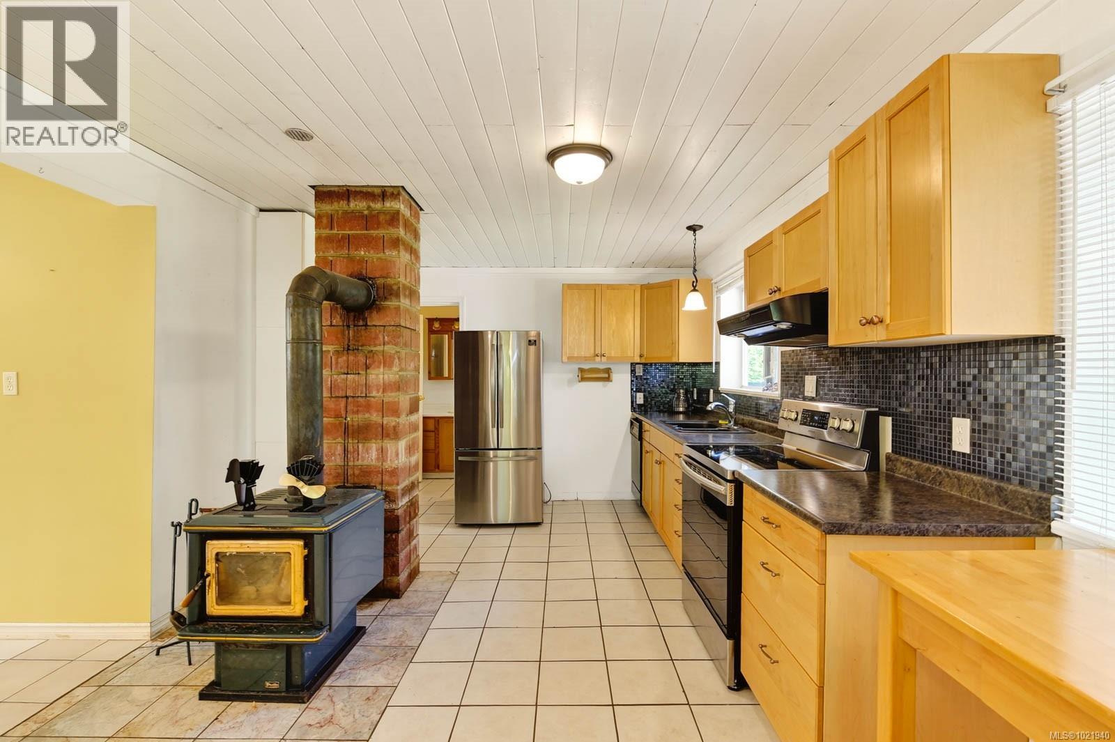 8000 Beaver Creek Rd, Port Alberni, British Columbia  V9Y 8N2 - Photo 4 - 1021940