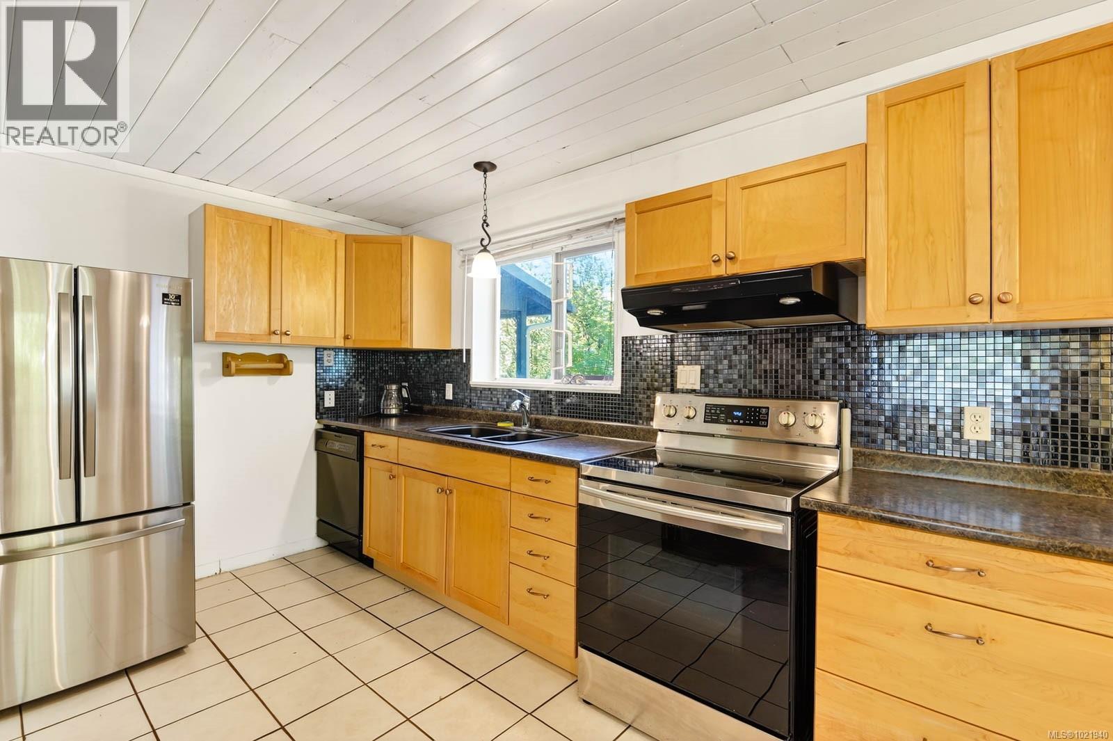 8000 Beaver Creek Rd, Port Alberni, British Columbia  V9Y 8N2 - Photo 6 - 1021940