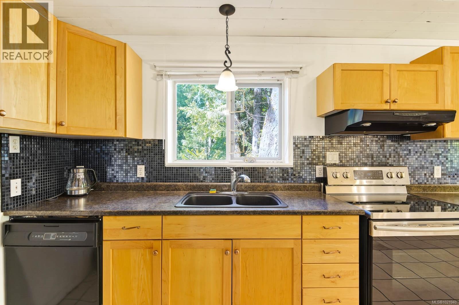 8000 Beaver Creek Rd, Port Alberni, British Columbia  V9Y 8N2 - Photo 7 - 1021940