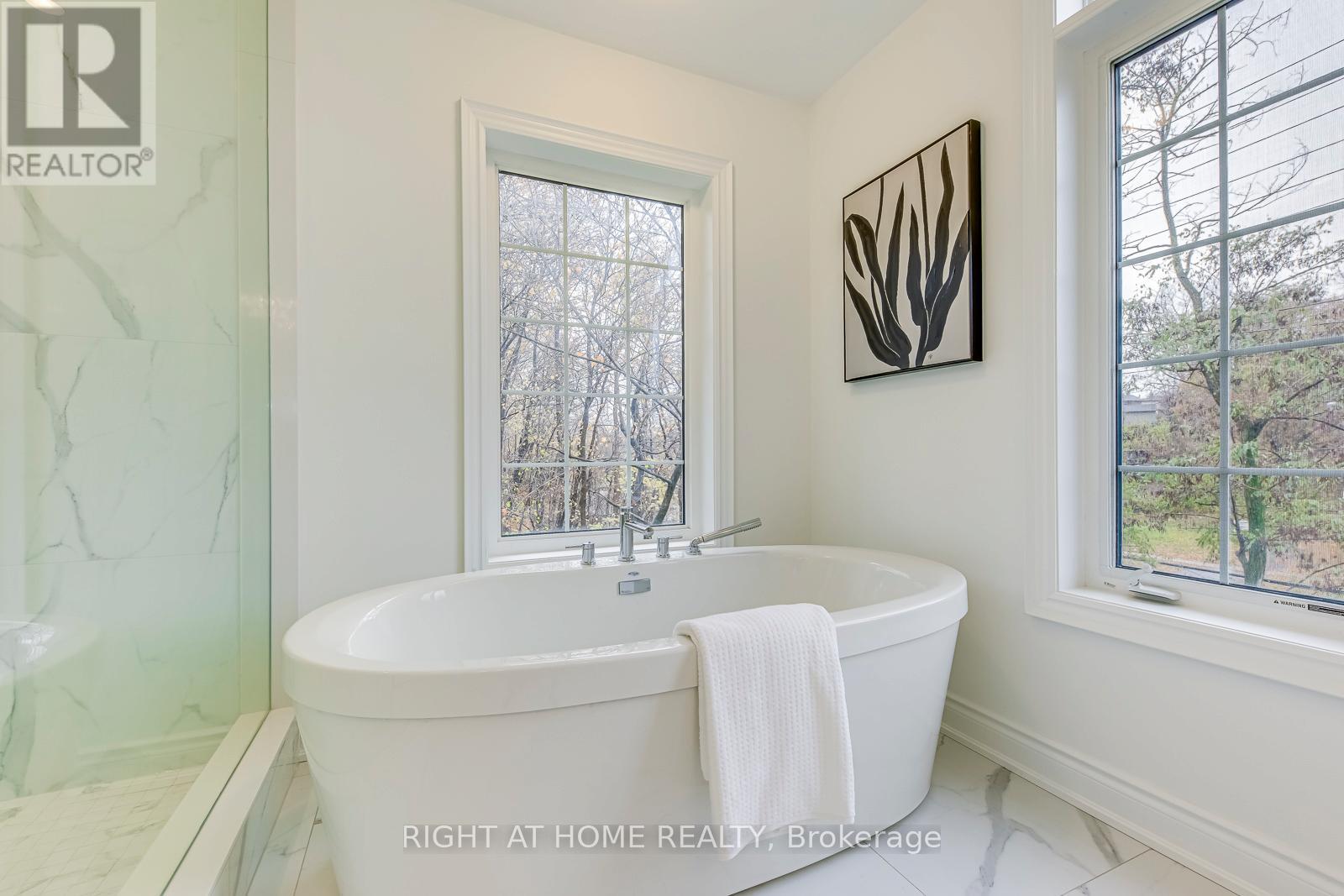 2575 Islington Avenue, Toronto, Ontario  M9V 4A2 - Photo 30 - W12581048