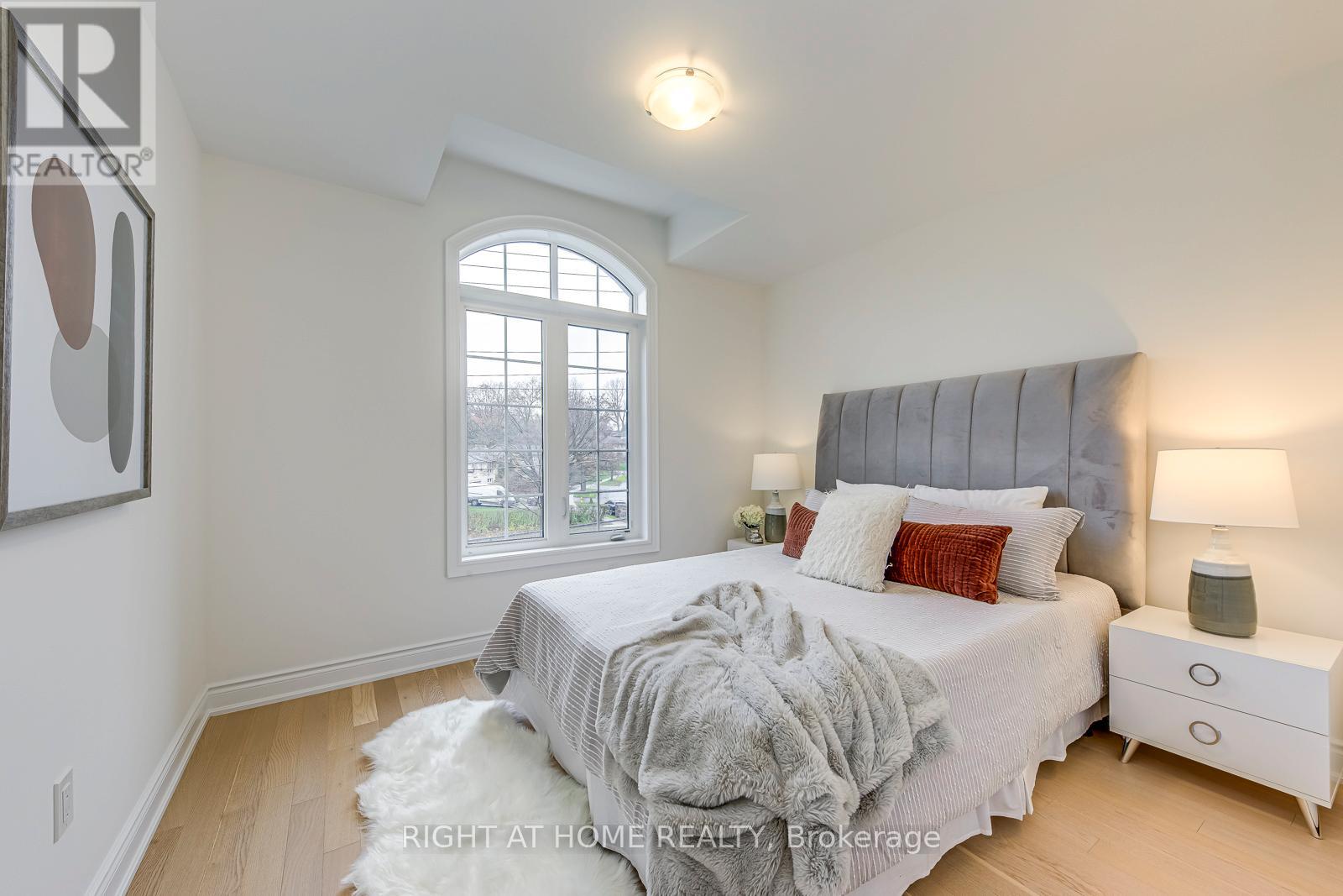 2575 Islington Avenue, Toronto, Ontario  M9V 4A2 - Photo 34 - W12581048