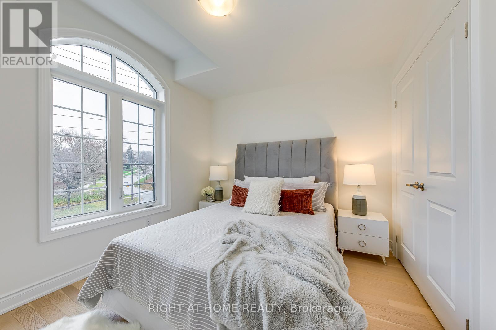 2575 Islington Avenue, Toronto, Ontario  M9V 4A2 - Photo 35 - W12581048