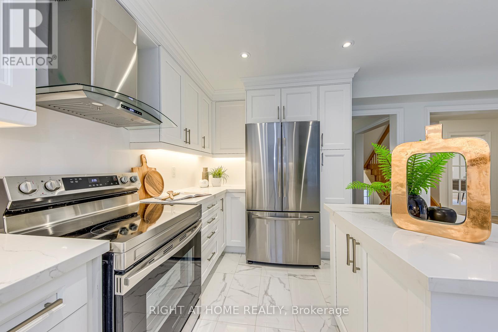 2575 Islington Avenue, Toronto, Ontario  M9V 4A2 - Photo 15 - W12581048