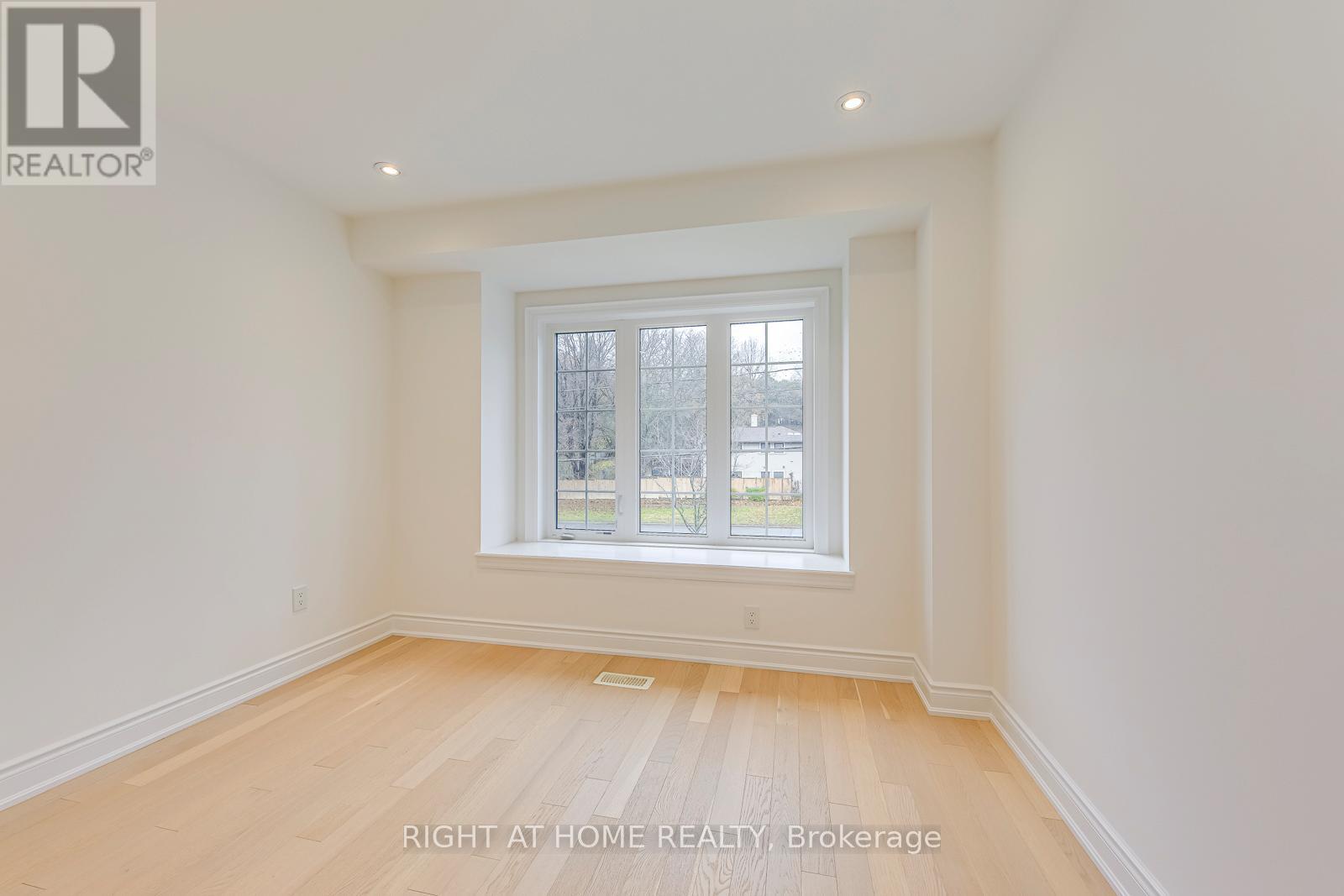 2577 Islington Avenue, Toronto, Ontario  M9V 4A2 - Photo 17 - W12581204