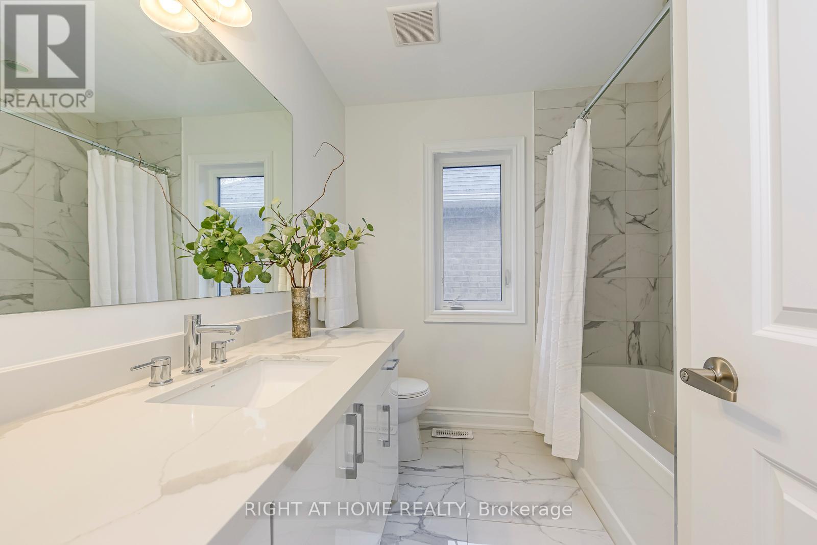 2575 Islington Avenue, Toronto, Ontario  M9V 4A2 - Photo 36 - W12581048