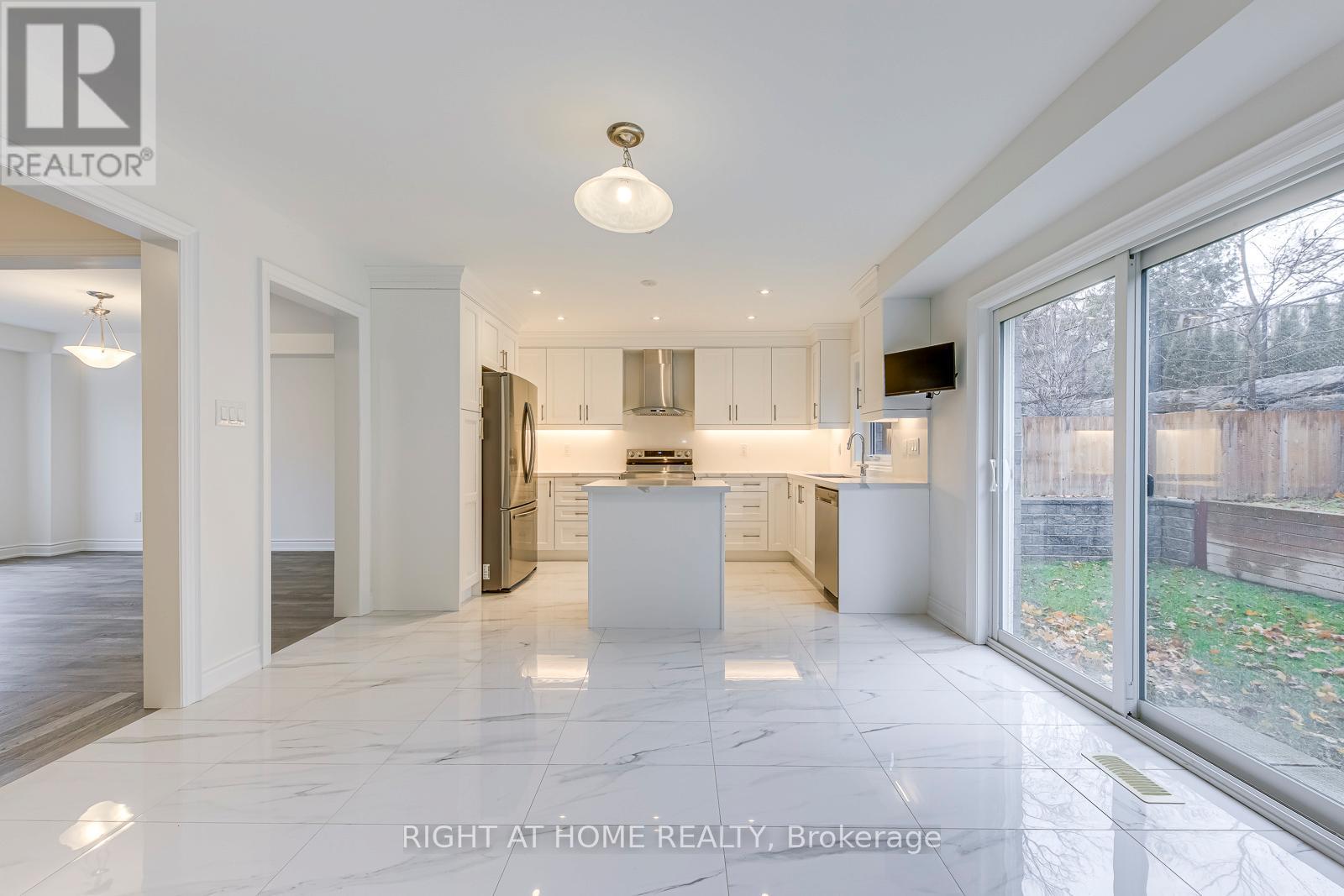 2579 Islington Avenue, Toronto, Ontario  M9V 4A2 - Photo 10 - W12581292