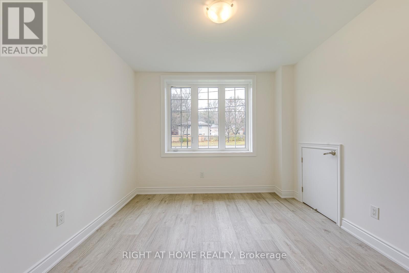 2577 Islington Avenue, Toronto, Ontario  M9V 4A2 - Photo 36 - W12581204