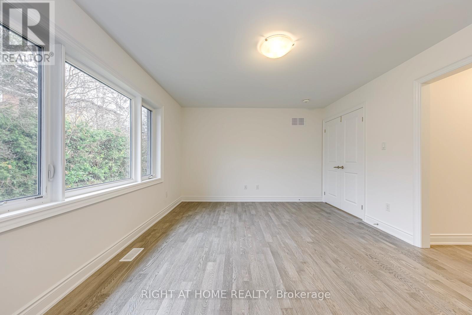 2579 Islington Avenue, Toronto, Ontario  M9V 4A2 - Photo 26 - W12581292