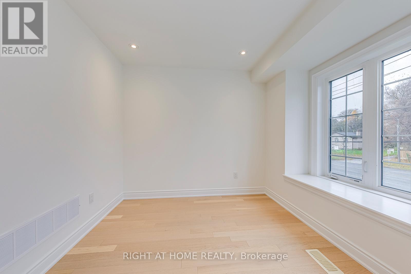 2577 Islington Avenue, Toronto, Ontario  M9V 4A2 - Photo 18 - W12581204