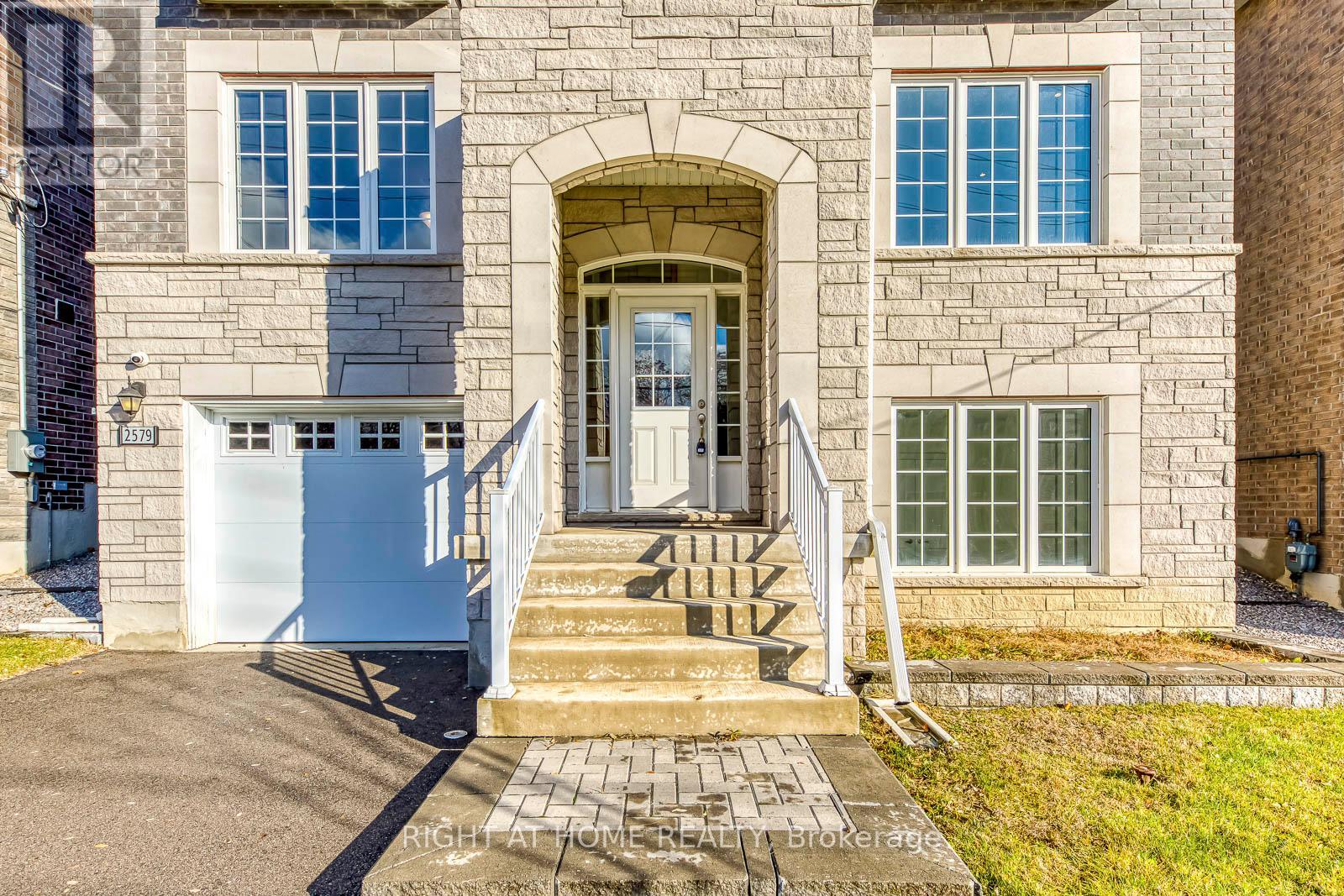 2579 Islington Avenue, Toronto, Ontario  M9V 4A2 - Photo 3 - W12581292