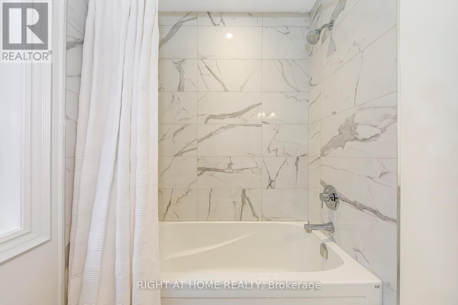 2575 Islington Avenue, Toronto, Ontario  M9V 4A2 - Photo 37 - W12581048