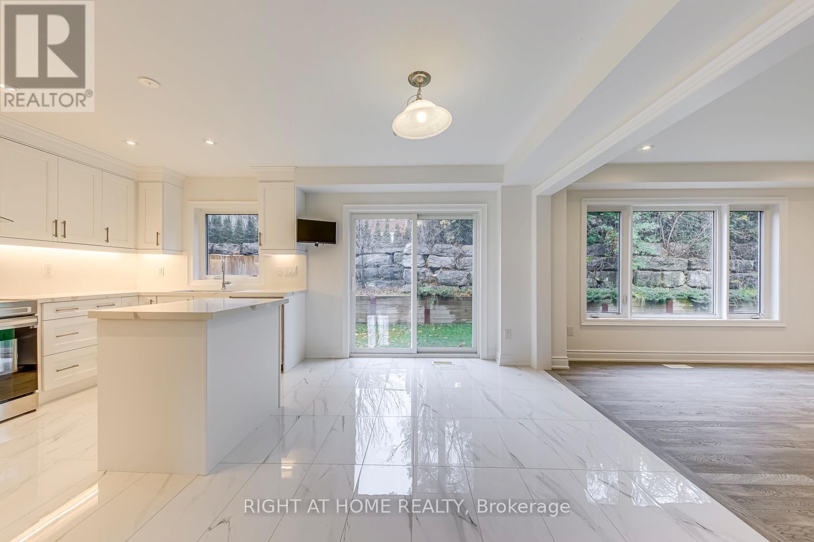 2579 Islington Avenue, Toronto, Ontario  M9V 4A2 - Photo 11 - W12581292