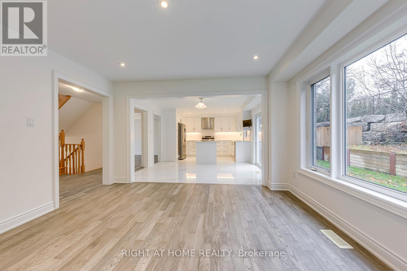 2579 Islington Avenue, Toronto, Ontario  M9V 4A2 - Photo 9 - W12581292