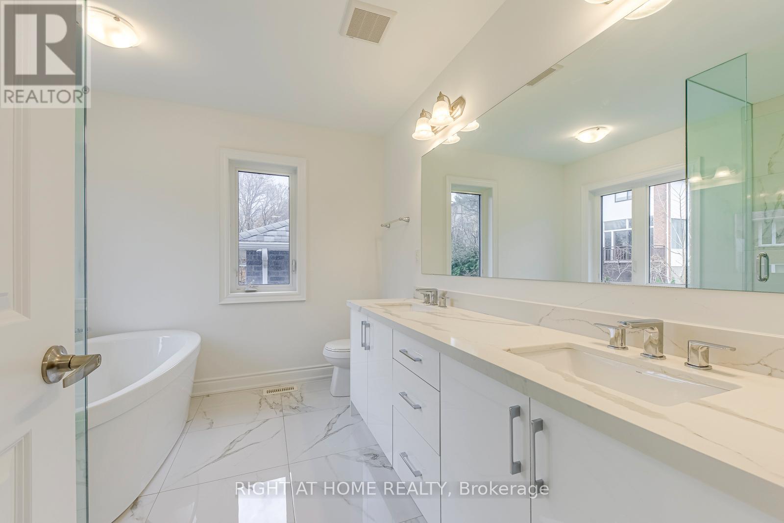 2581 Islington Avenue, Toronto, Ontario  M9V 4A2 - Photo 27 - W12581464