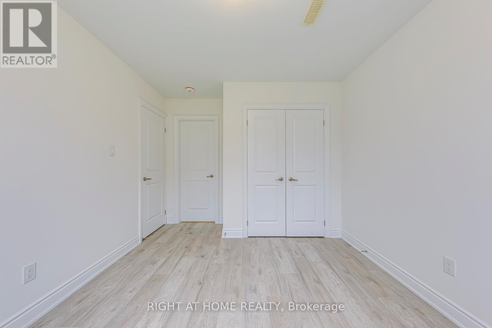 2577 Islington Avenue, Toronto, Ontario  M9V 4A2 - Photo 37 - W12581204