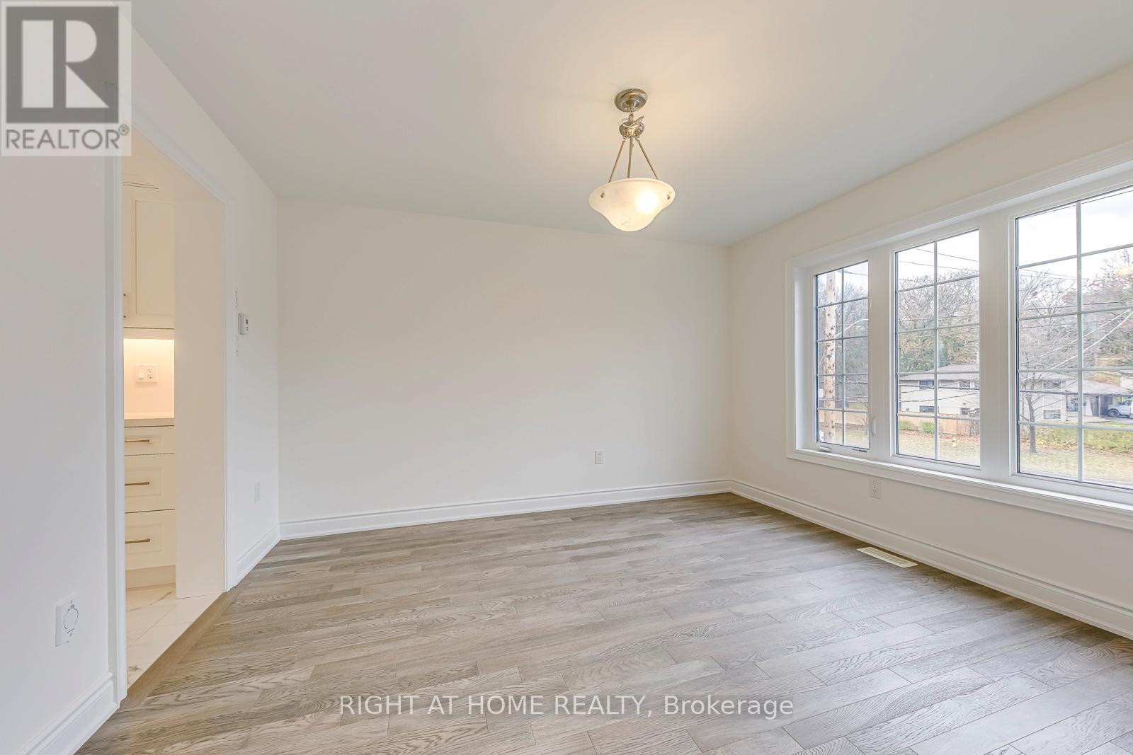 2581 Islington Avenue, Toronto, Ontario  M9V 4A2 - Photo 6 - W12581464