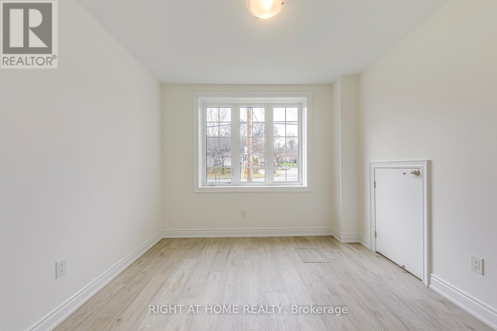 2579 Islington Avenue, Toronto, Ontario  M9V 4A2 - Photo 40 - W12581292