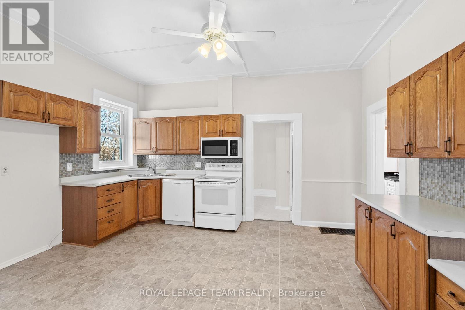 5584 Manotick Main Street, Ottawa, Ontario  K4M 1A4 - Photo 13 - X12634798