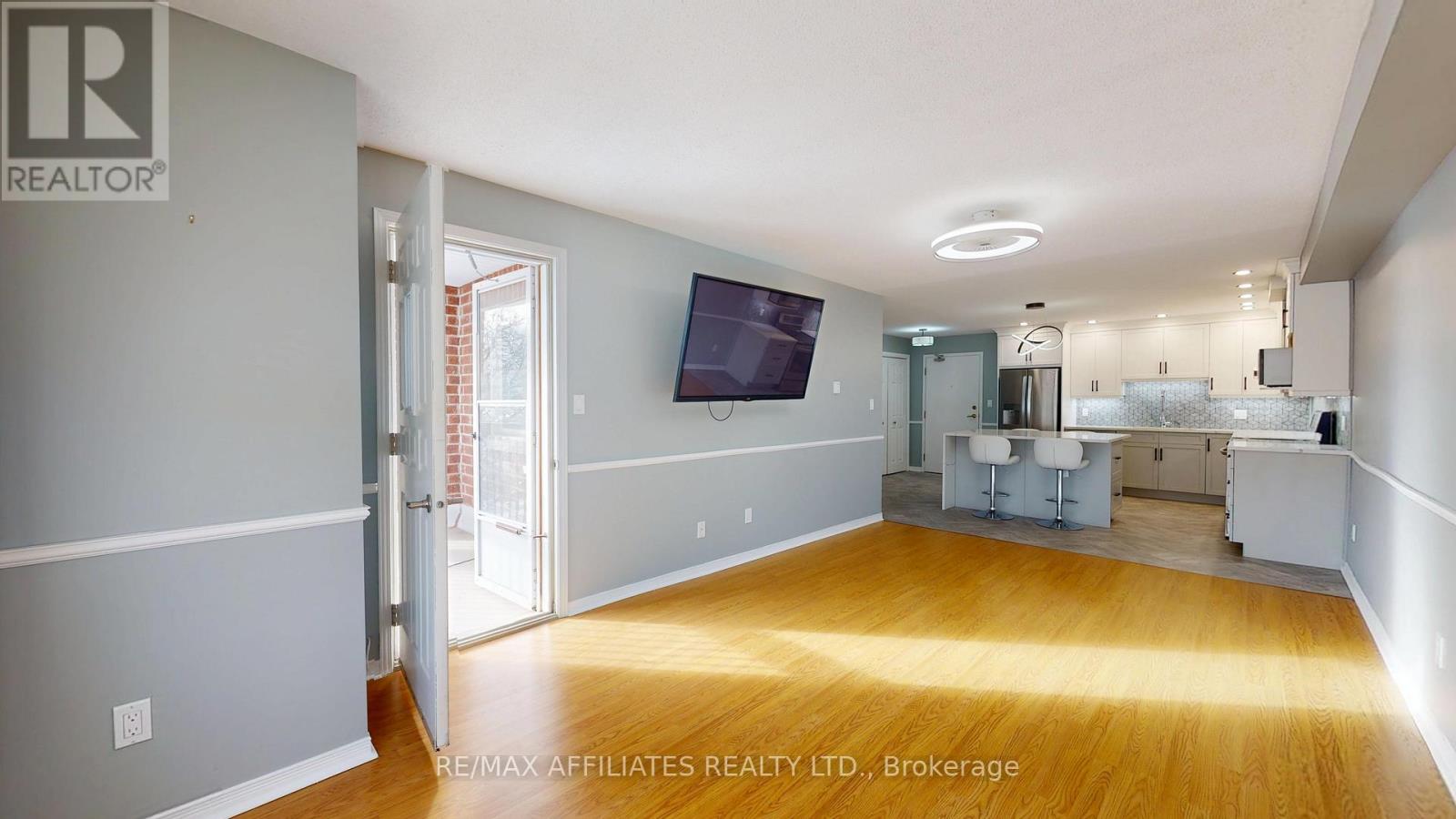 403 - 21 Liston Avenue, Brockville, Ontario K6V 7B3 - Photo 10 - X12634820