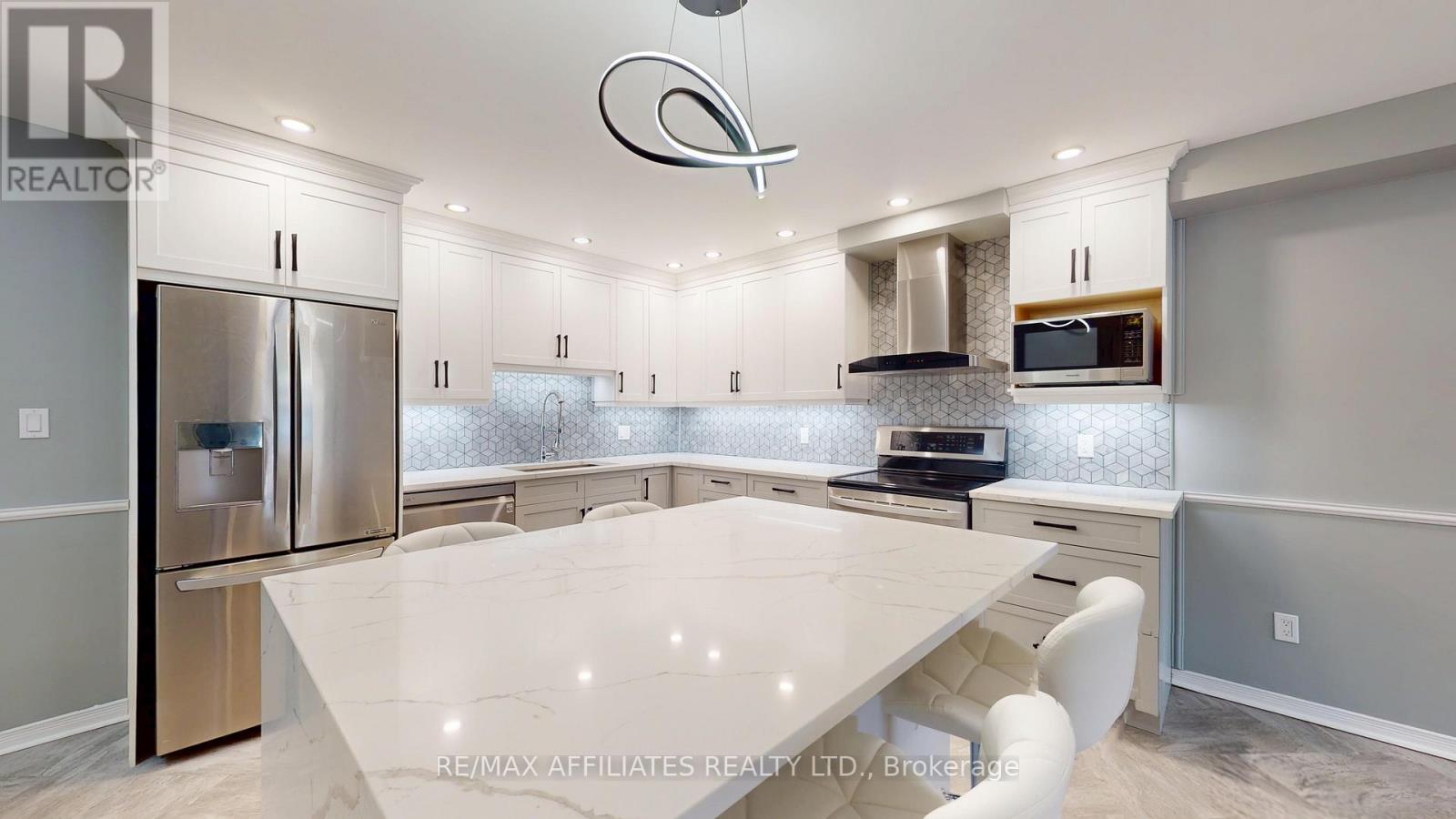 403 - 21 Liston Avenue, Brockville, Ontario K6V 7B3 - Photo 4 - X12634820