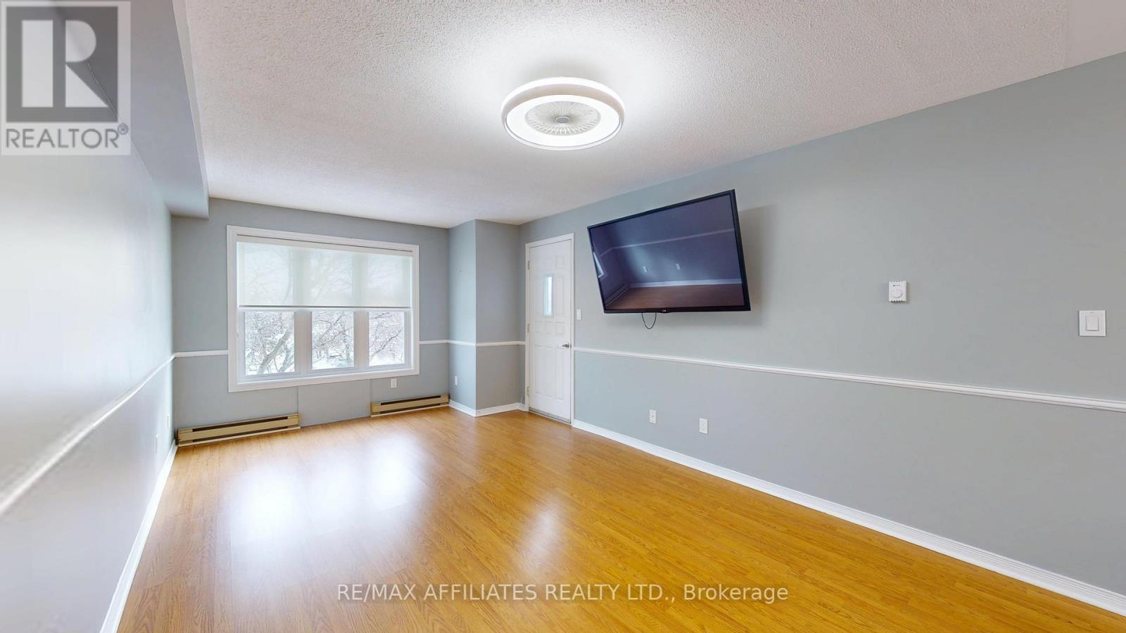 403 - 21 Liston Avenue, Brockville, Ontario K6V 7B3 - Photo 9 - X12634820