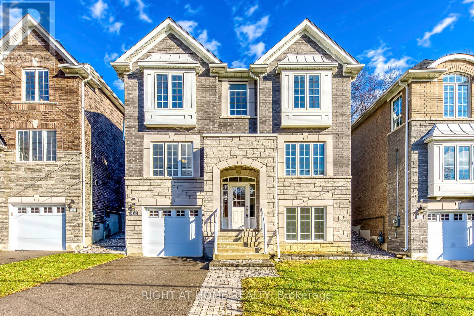 2579 Islington Avenue, Toronto, Ontario  M9V 4A2 - Photo 2 - W12581292