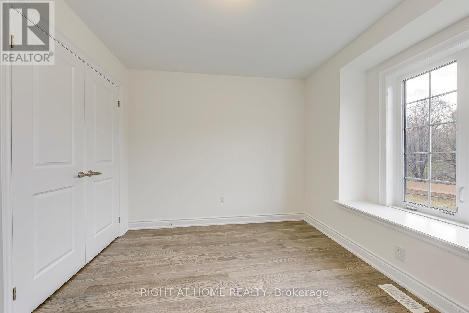 2579 Islington Avenue, Toronto, Ontario  M9V 4A2 - Photo 31 - W12581292