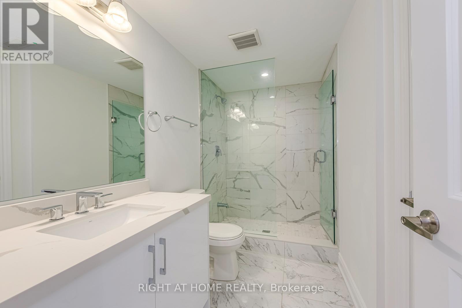 2577 Islington Avenue, Toronto, Ontario  M9V 4A2 - Photo 38 - W12581204