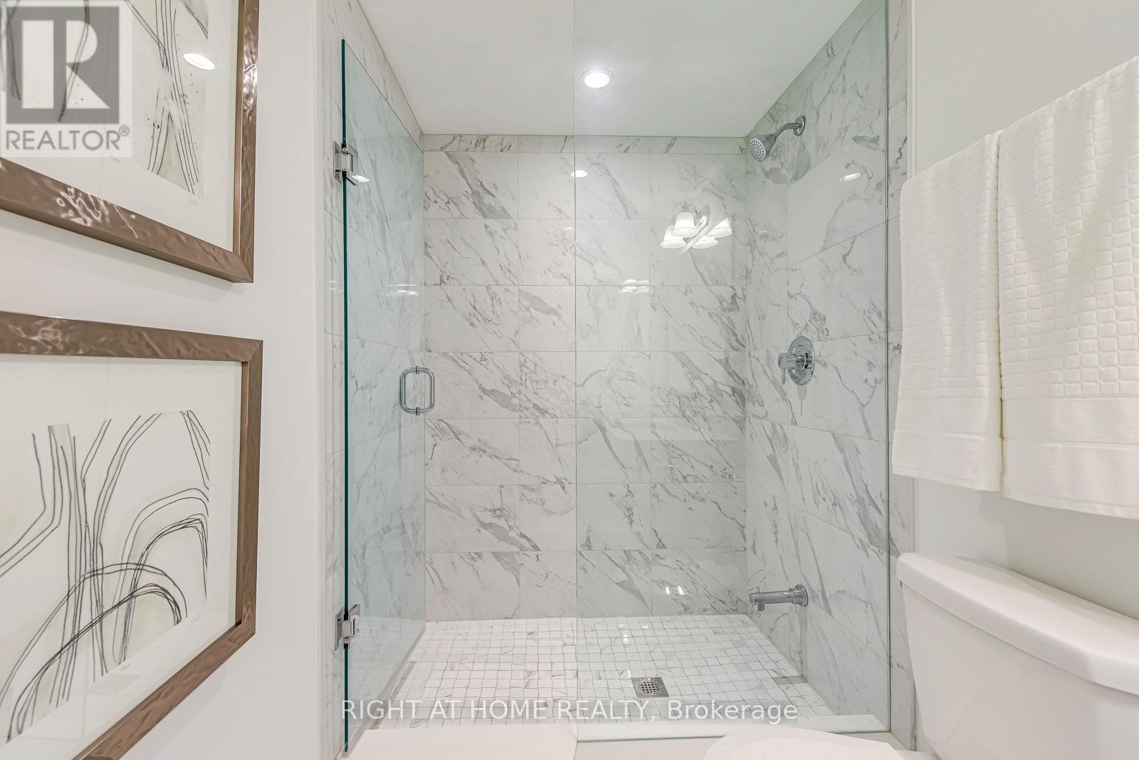 2575 Islington Avenue, Toronto, Ontario  M9V 4A2 - Photo 45 - W12581048