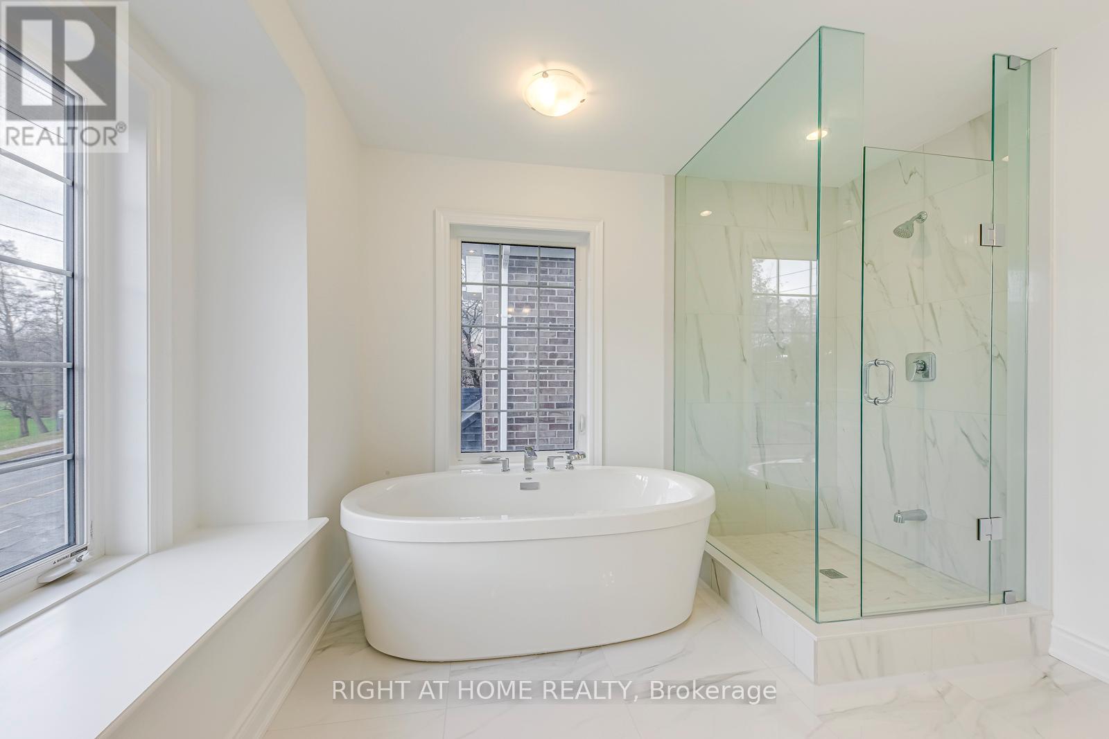 2579 Islington Avenue, Toronto, Ontario  M9V 4A2 - Photo 28 - W12581292