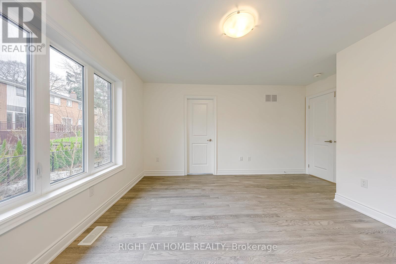 2581 Islington Avenue, Toronto, Ontario  M9V 4A2 - Photo 25 - W12581464