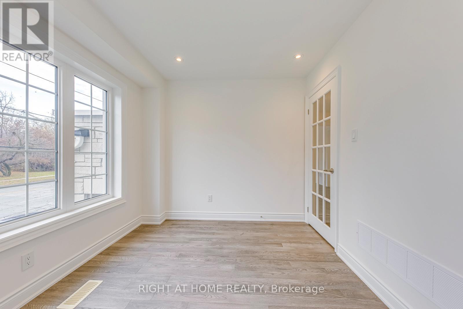 2579 Islington Avenue, Toronto, Ontario  M9V 4A2 - Photo 20 - W12581292